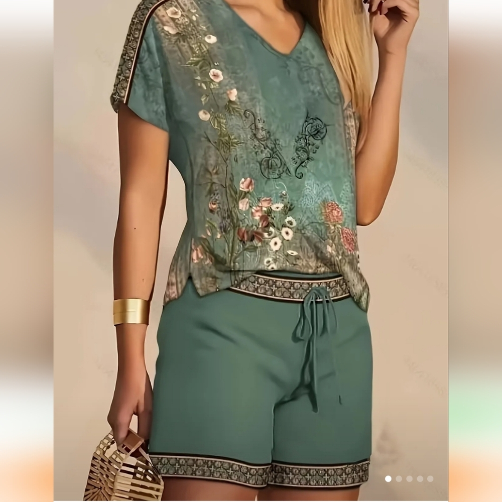 Floral Teal Women's Shorts